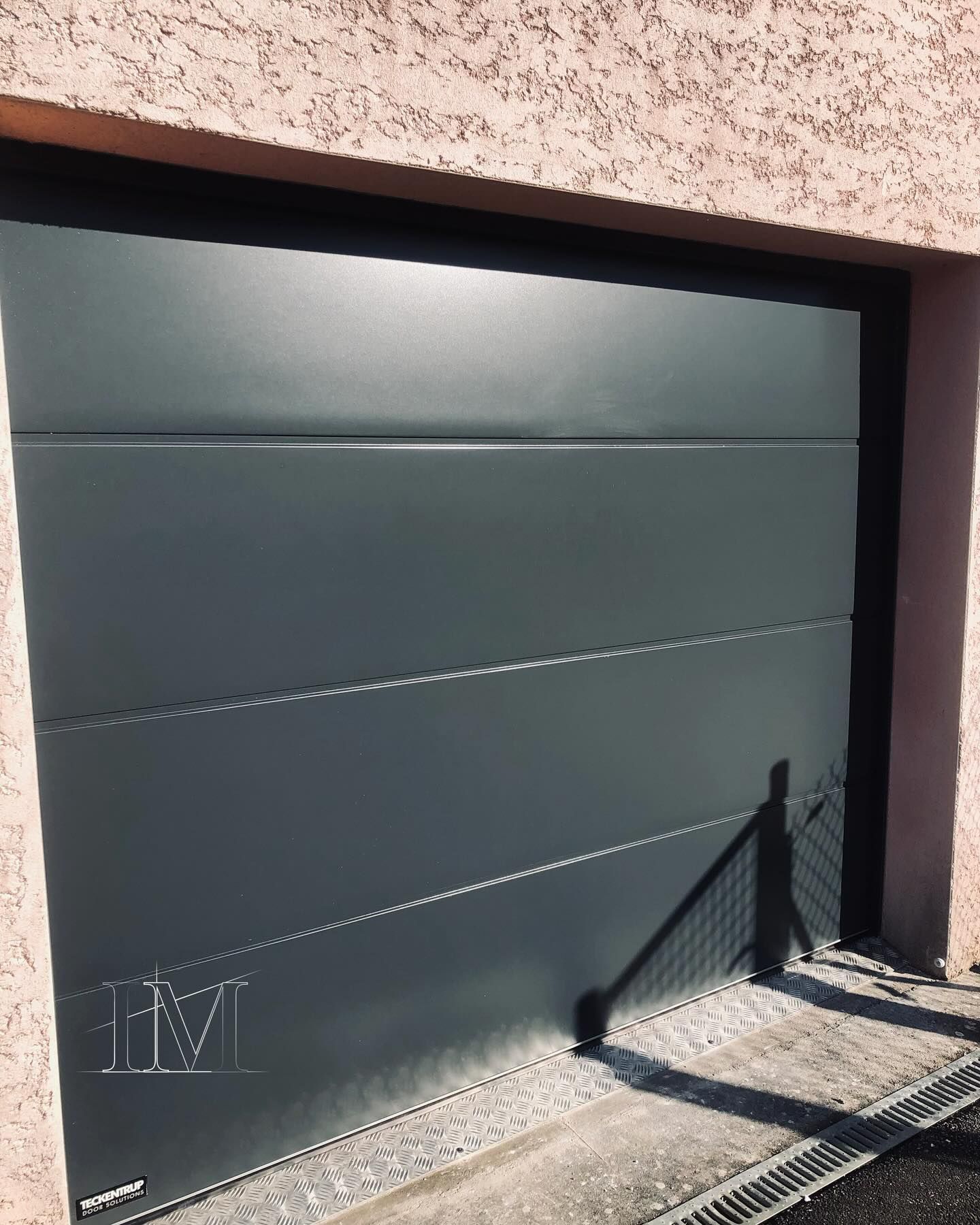 Porte de garage en aluminium