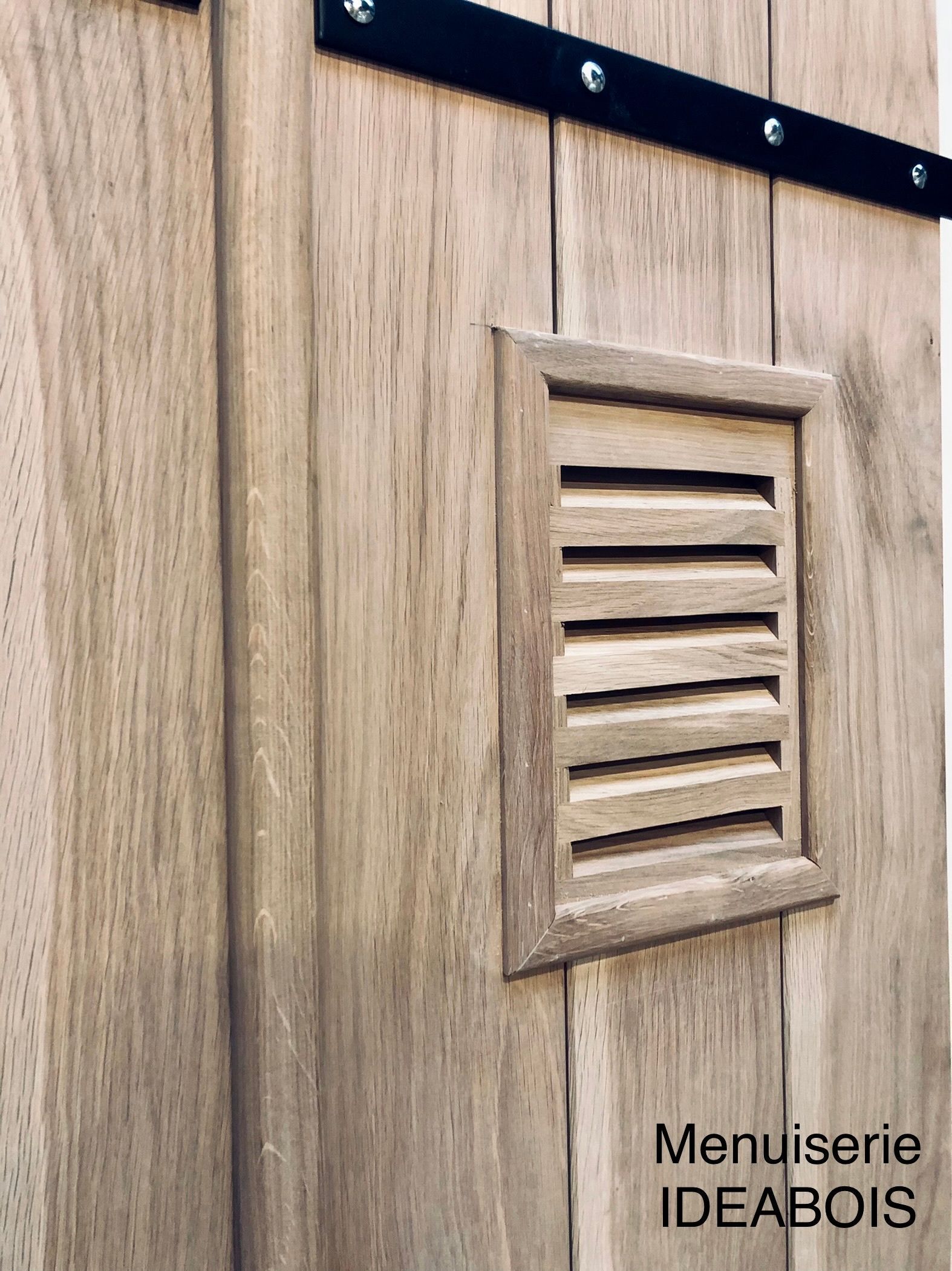 Volet en bois naturel