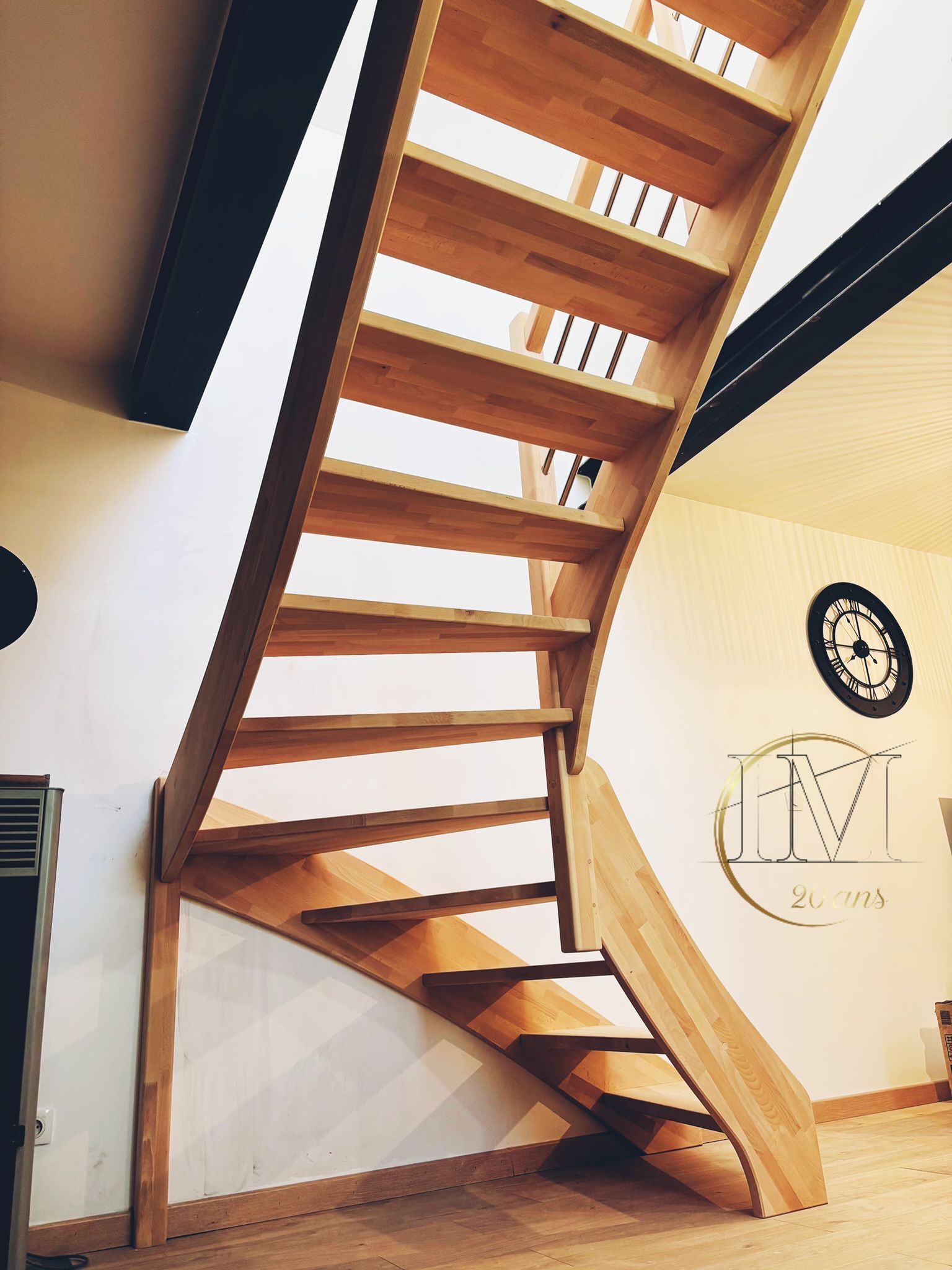 Escalier tournant en bois