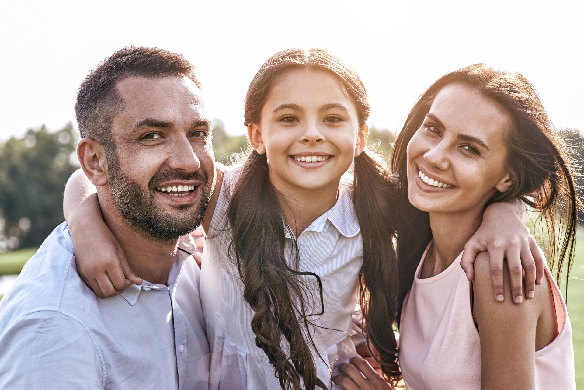 Un couple et son enfant