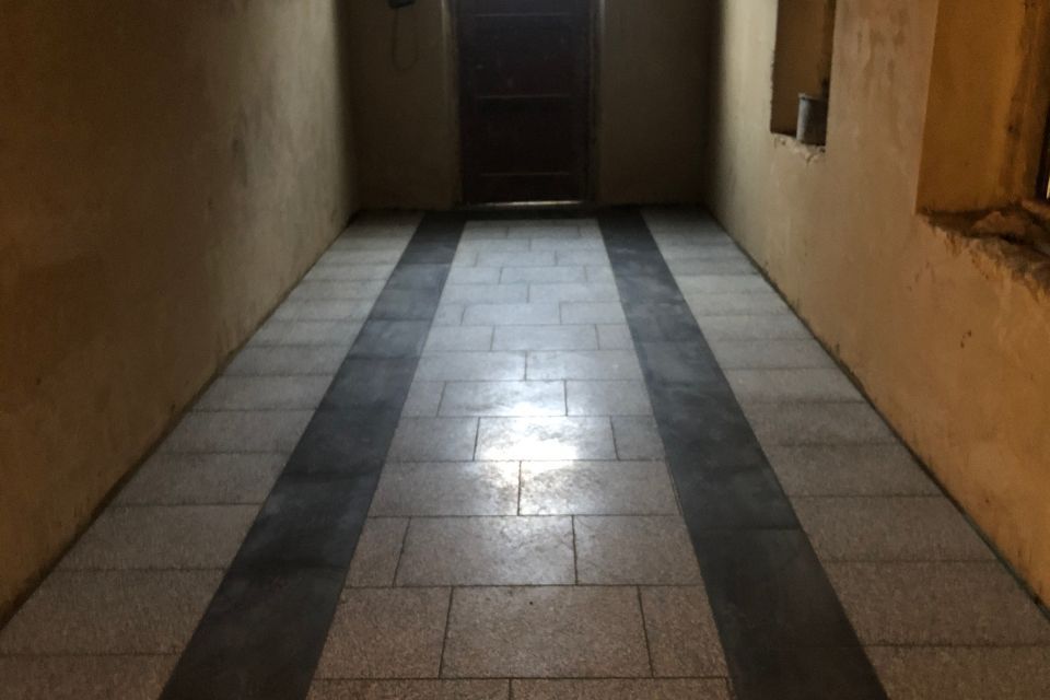 Steinboden in einem Hausflur