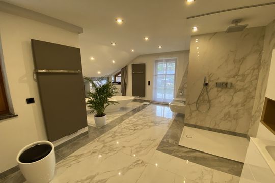 Badezimmer aus Naturstein