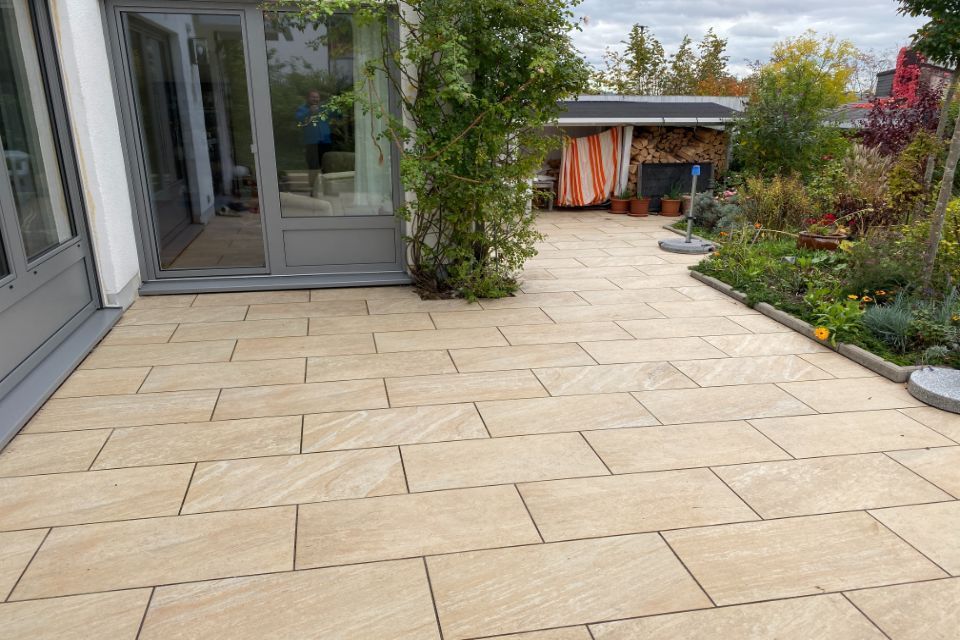 Terrasse aus Naturstein