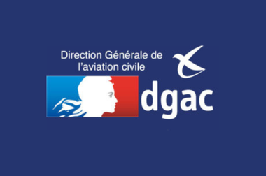 Logo de la Direction générale de l'aviation civile (DGAC) sur fond bleu.