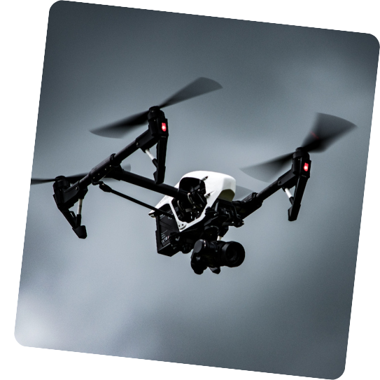 Une photo d'une fenêtre avec une étoile dessus