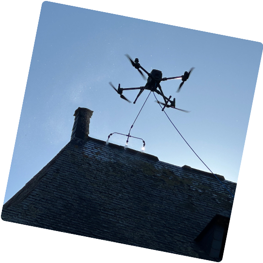 Une photo d'une fenêtre avec une étoile dessus