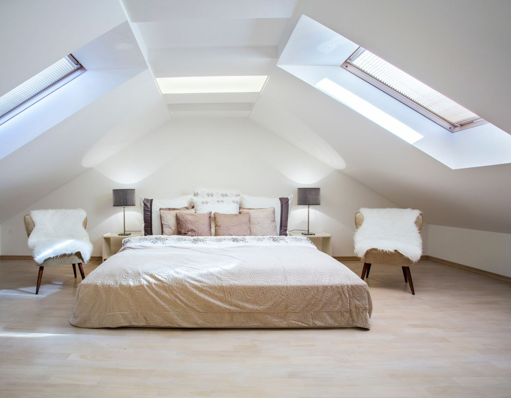 Une chambre aménagée dans des combles
