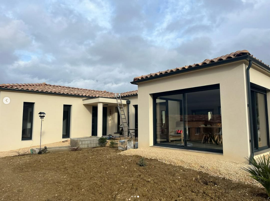 Une maison neuve après enduit
