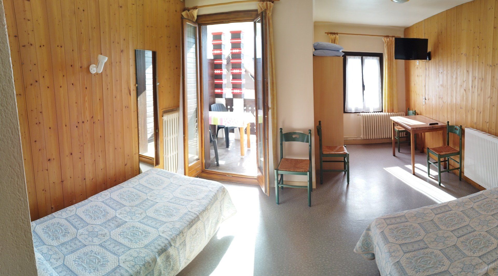 Chambre avec lits simples