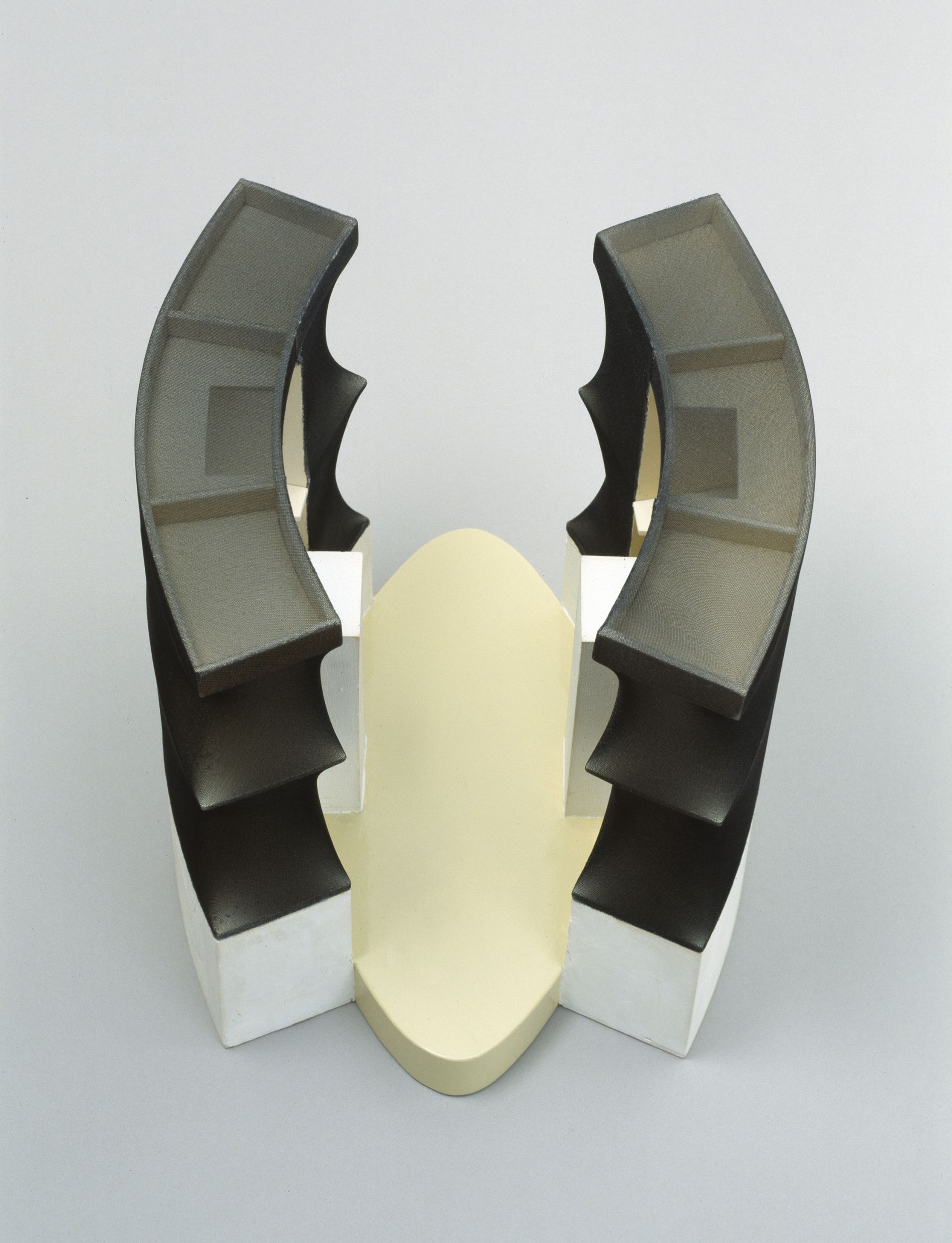 Sperrholz, Lack, Gips, Elastomer