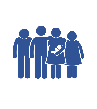 Un grupo de personas paradas una al lado de la otra con un bebé.