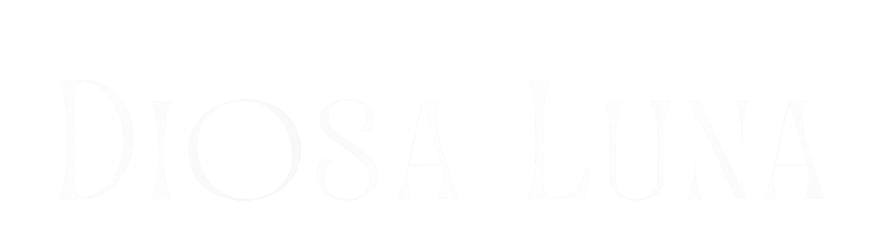 El logotipo de "Dior Homme" en fuente sans-serif de color blanco.