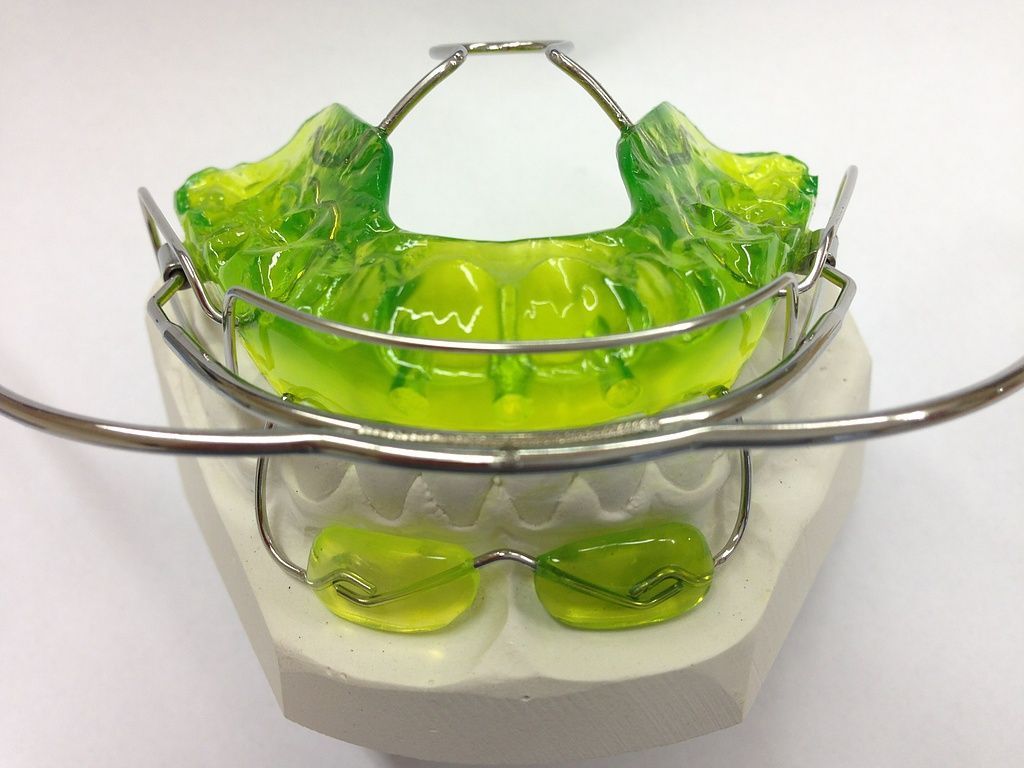 Bionator mit Lippenpelotten