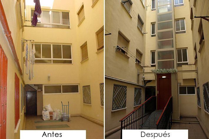 Una foto de antes y después de un edificio en español.