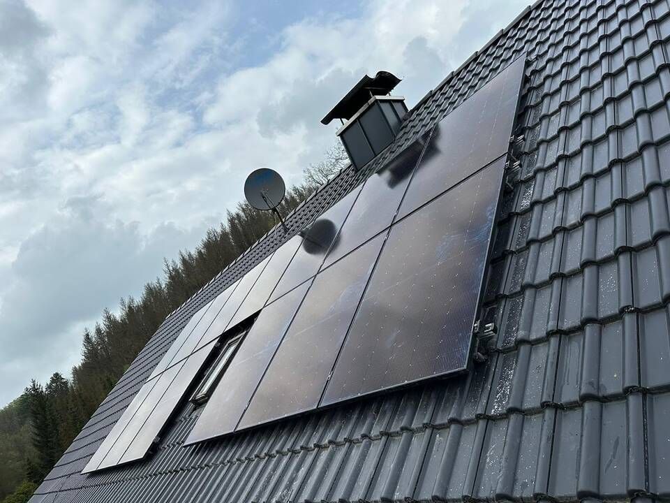 Solaranlagen auf Dach, Foto der SolarPro GmbH