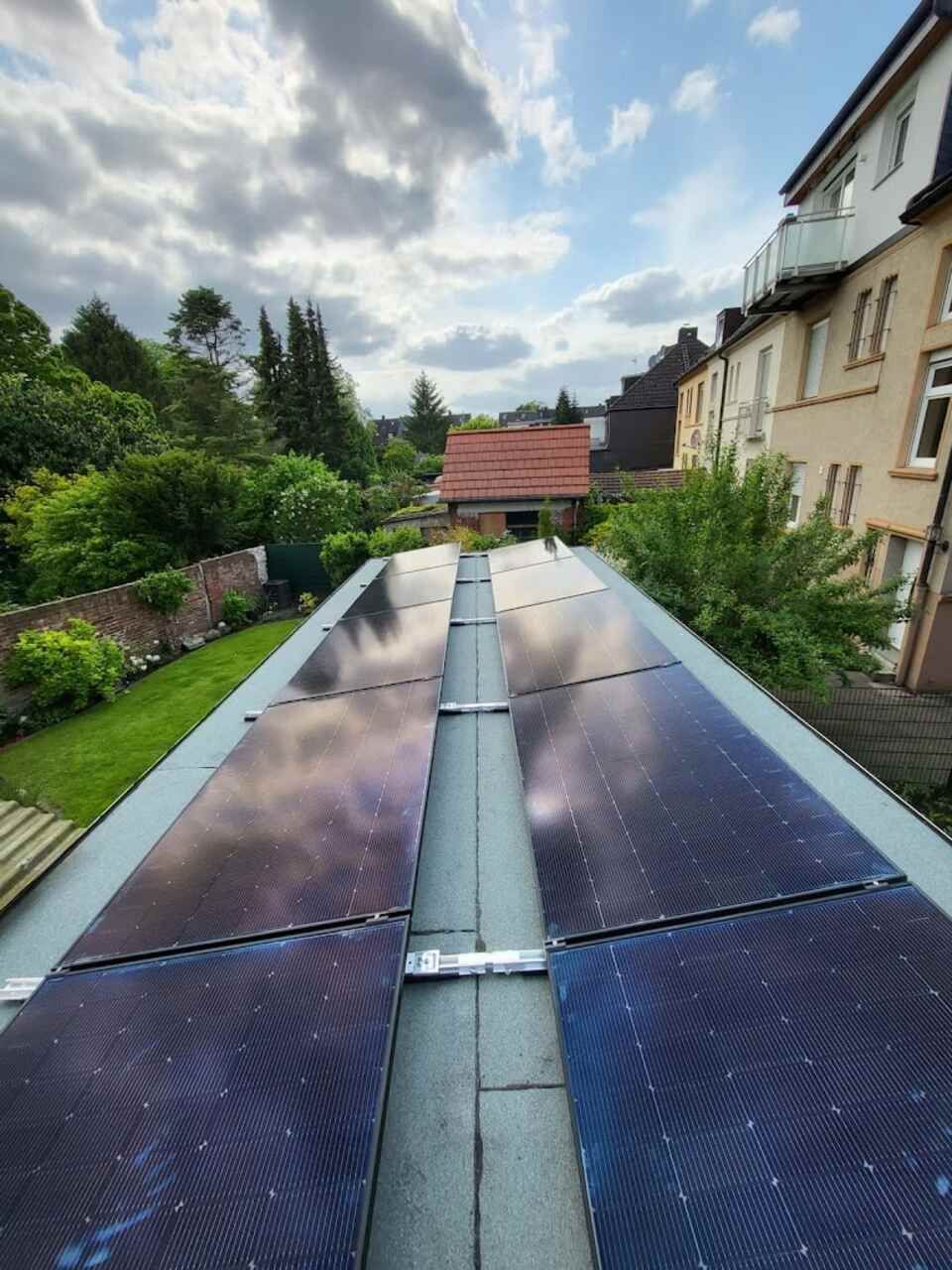 Solaranlagen auf Dach, Foto der SolarPro GmbH