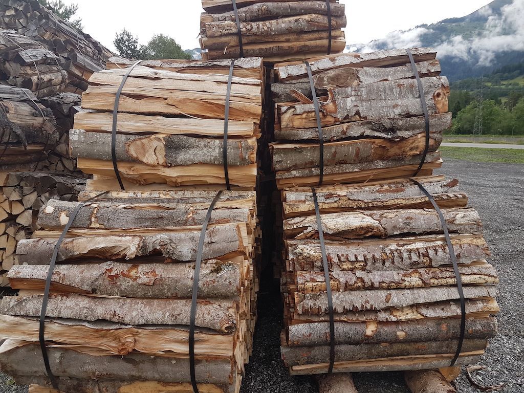 Brennholz - Andi Caviezel Holztransporte
