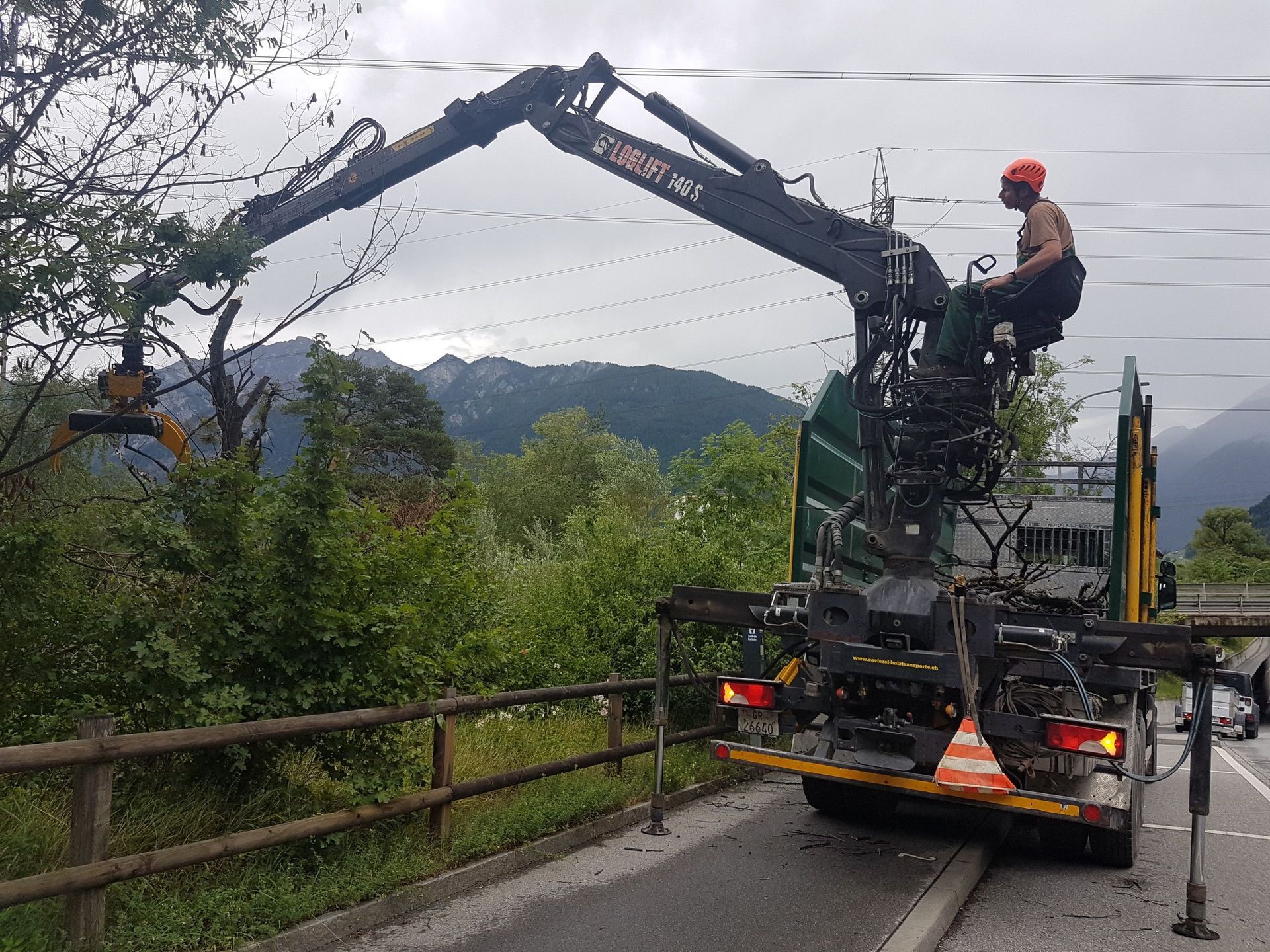 Andi Caviezel Holztransporte