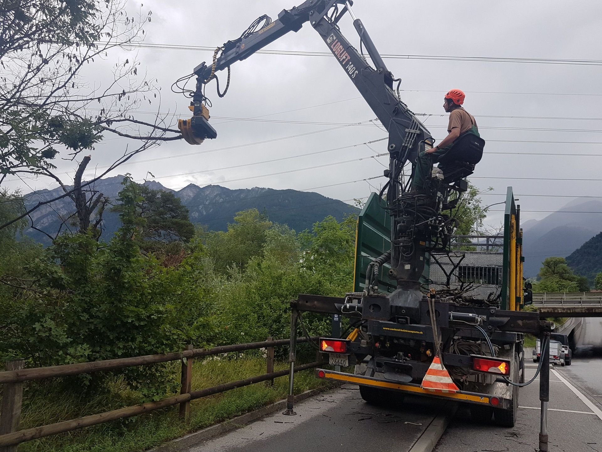 Andi Caviezel Holztransporte