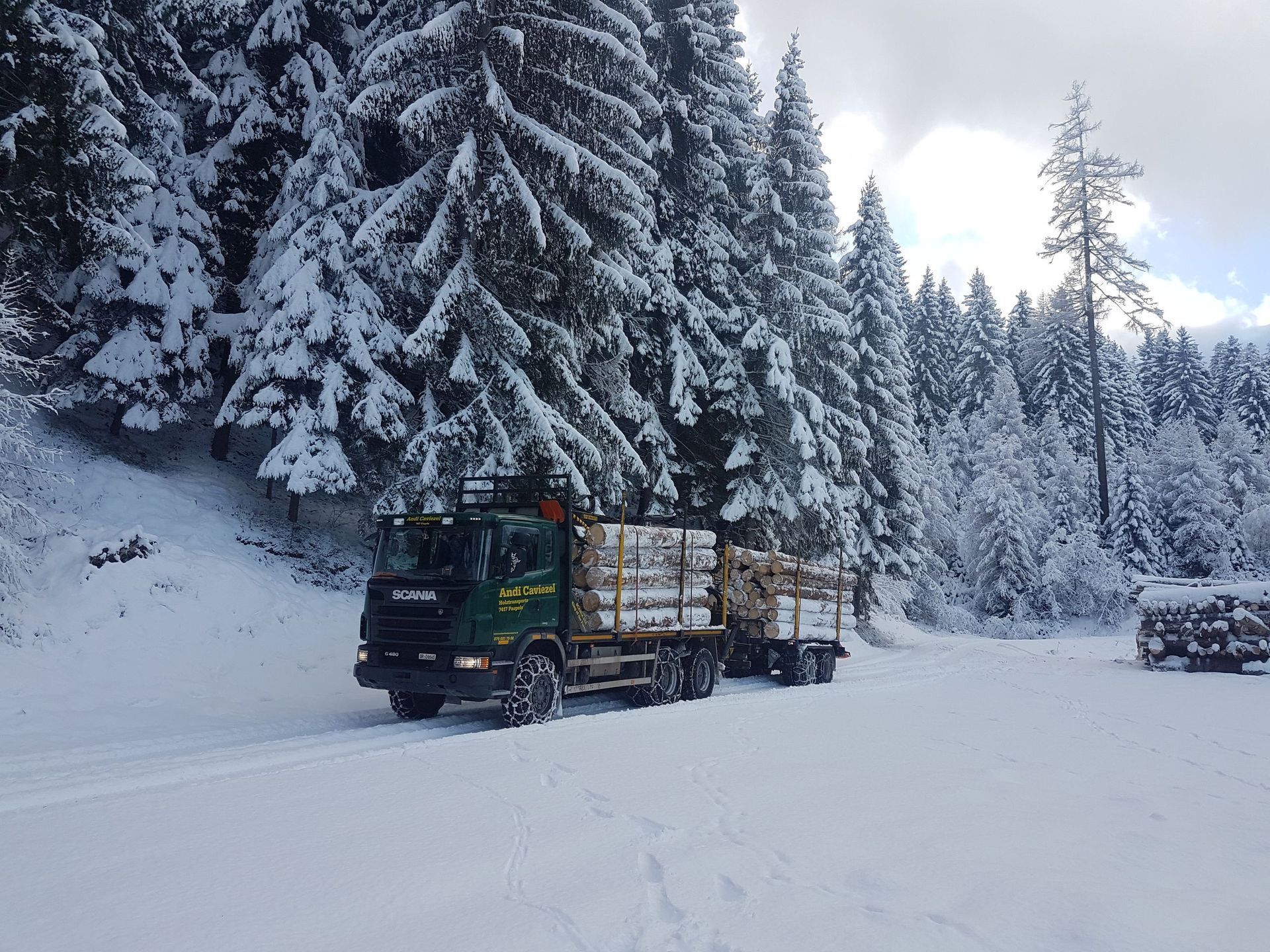 Andi Caviezel Holztransporte