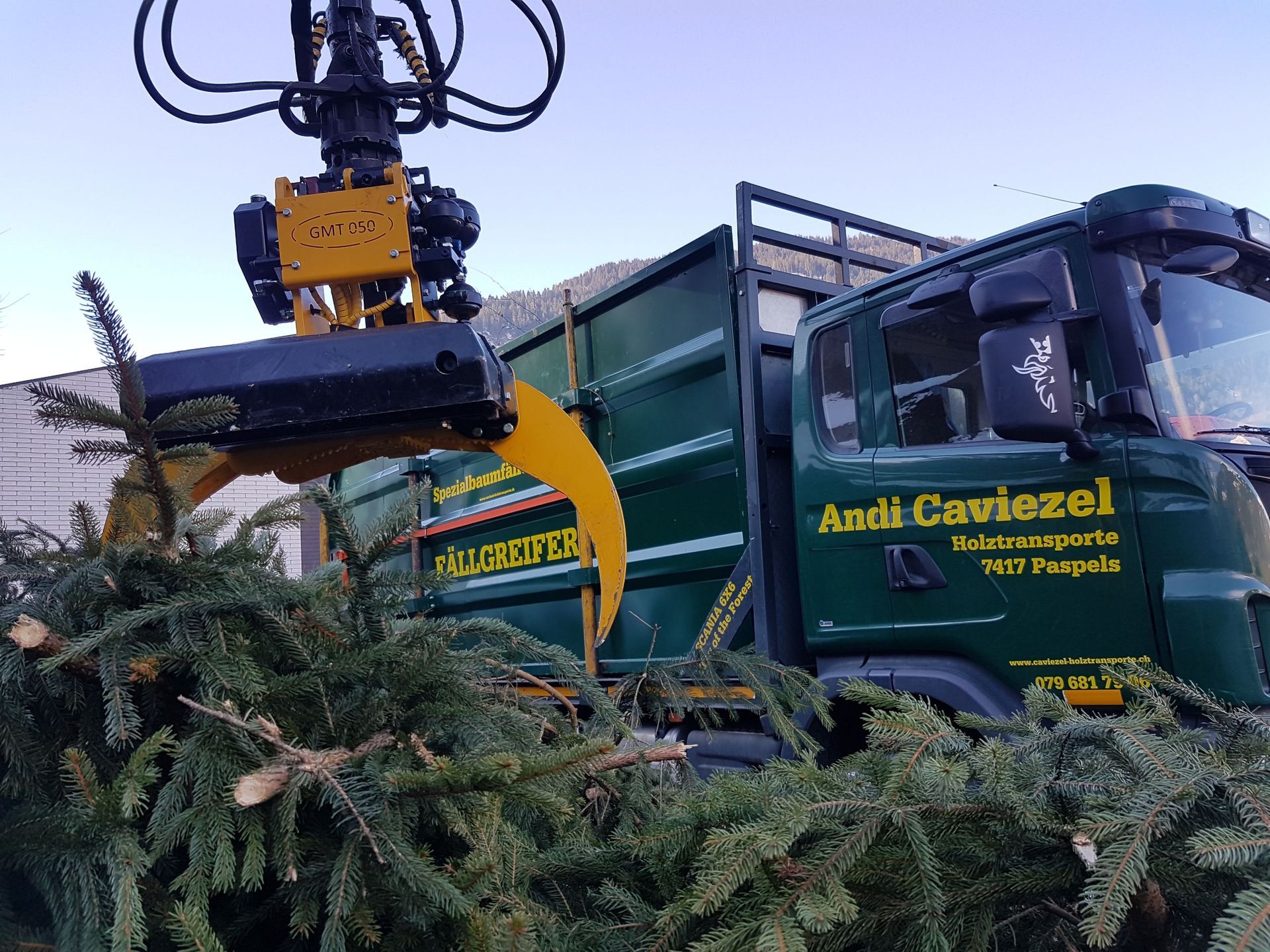 Andi Caviezel Holztransporte
