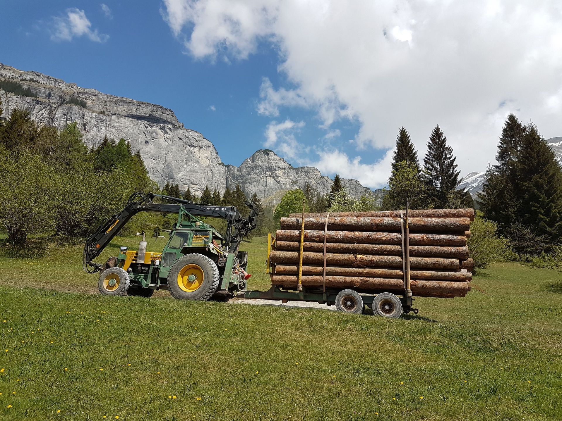 Andi Caviezel Holztransporte