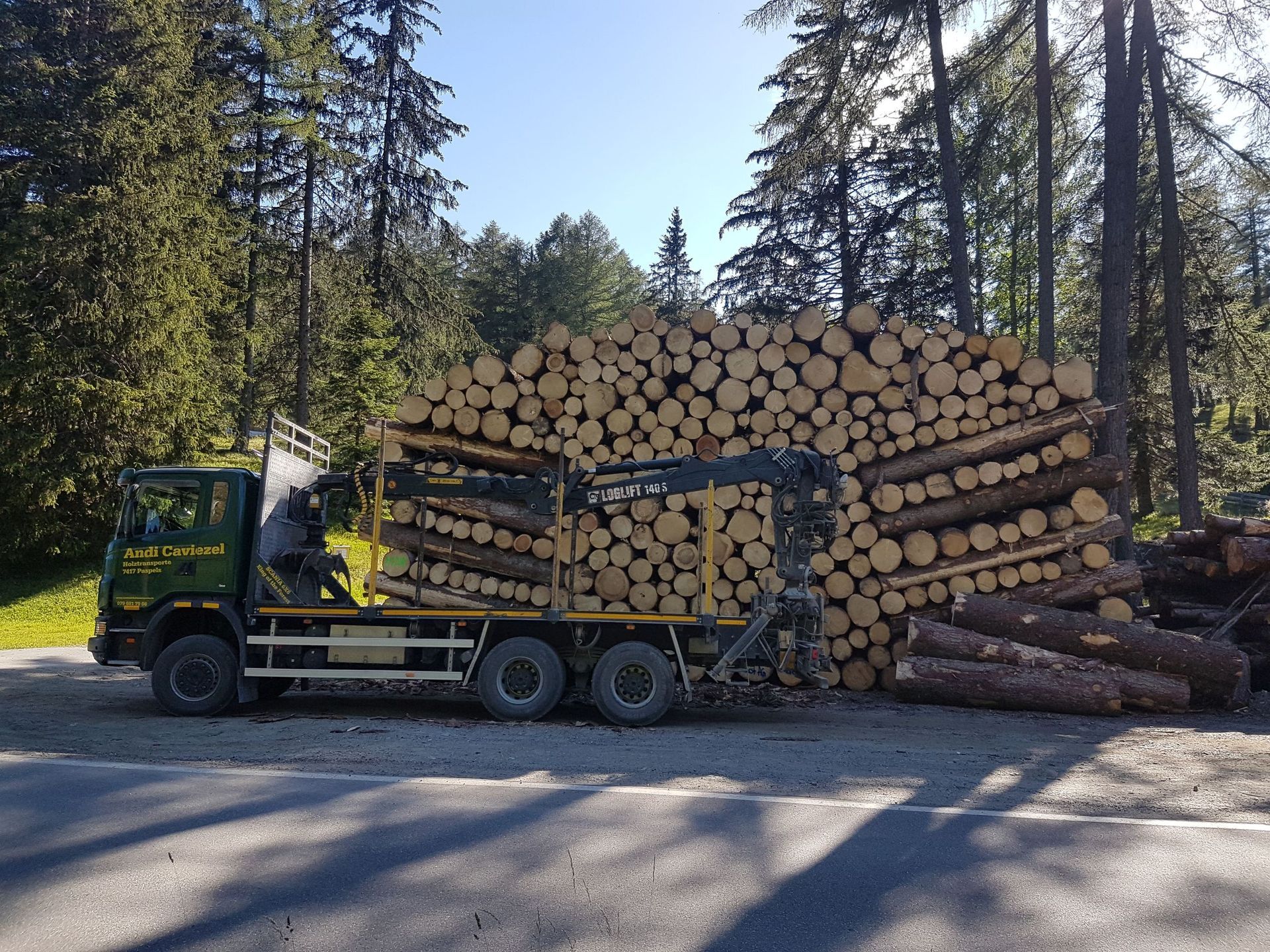 Andi Caviezel Holztransporte