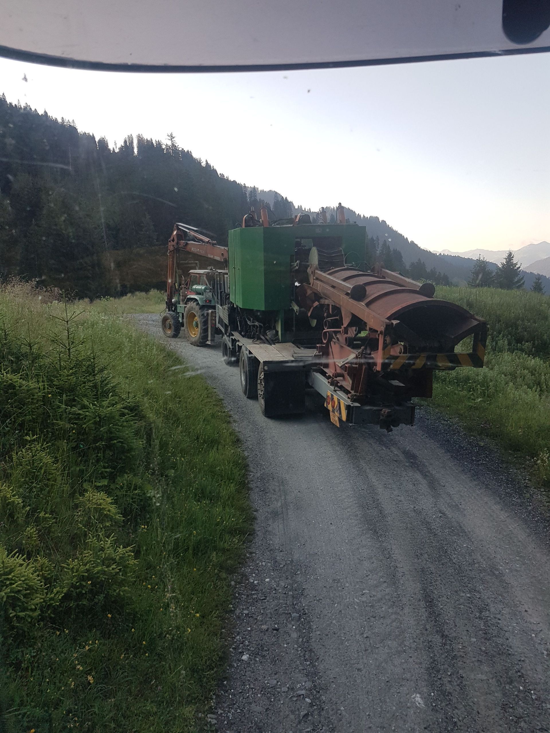 Andi Caviezel Holztransporte
