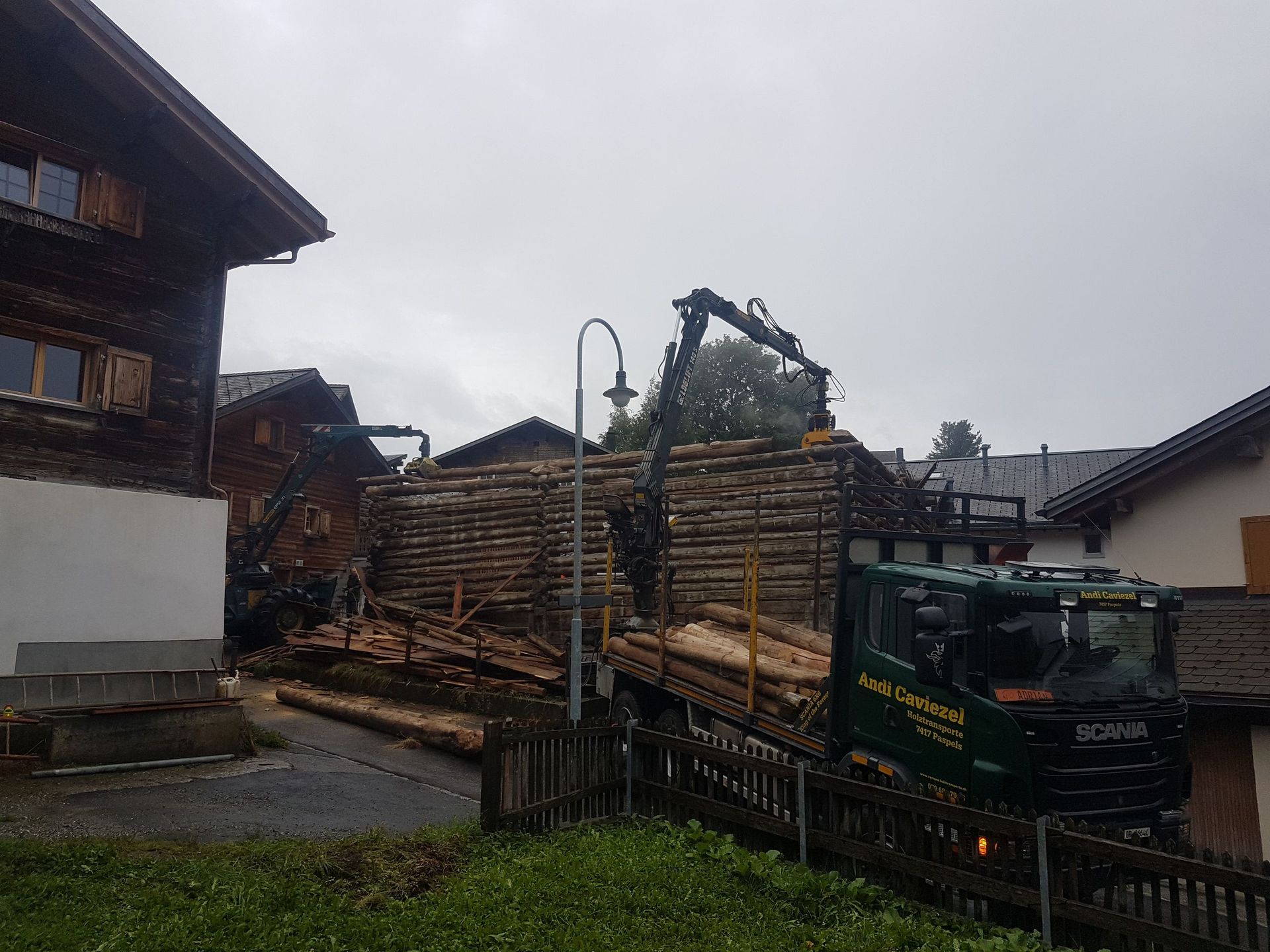 Andi Caviezel Holztransporte
