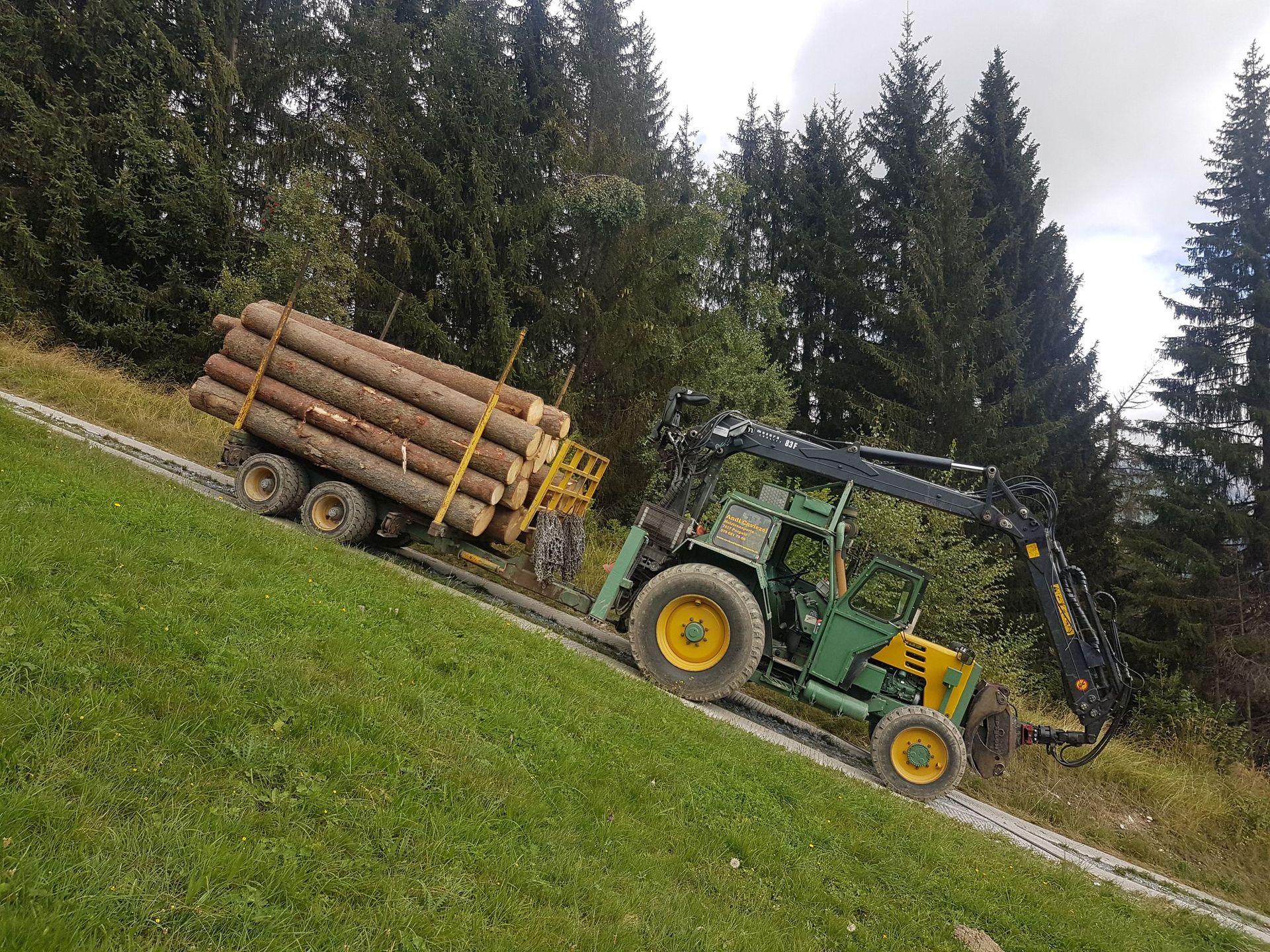 Andi Caviezel Holztransporte