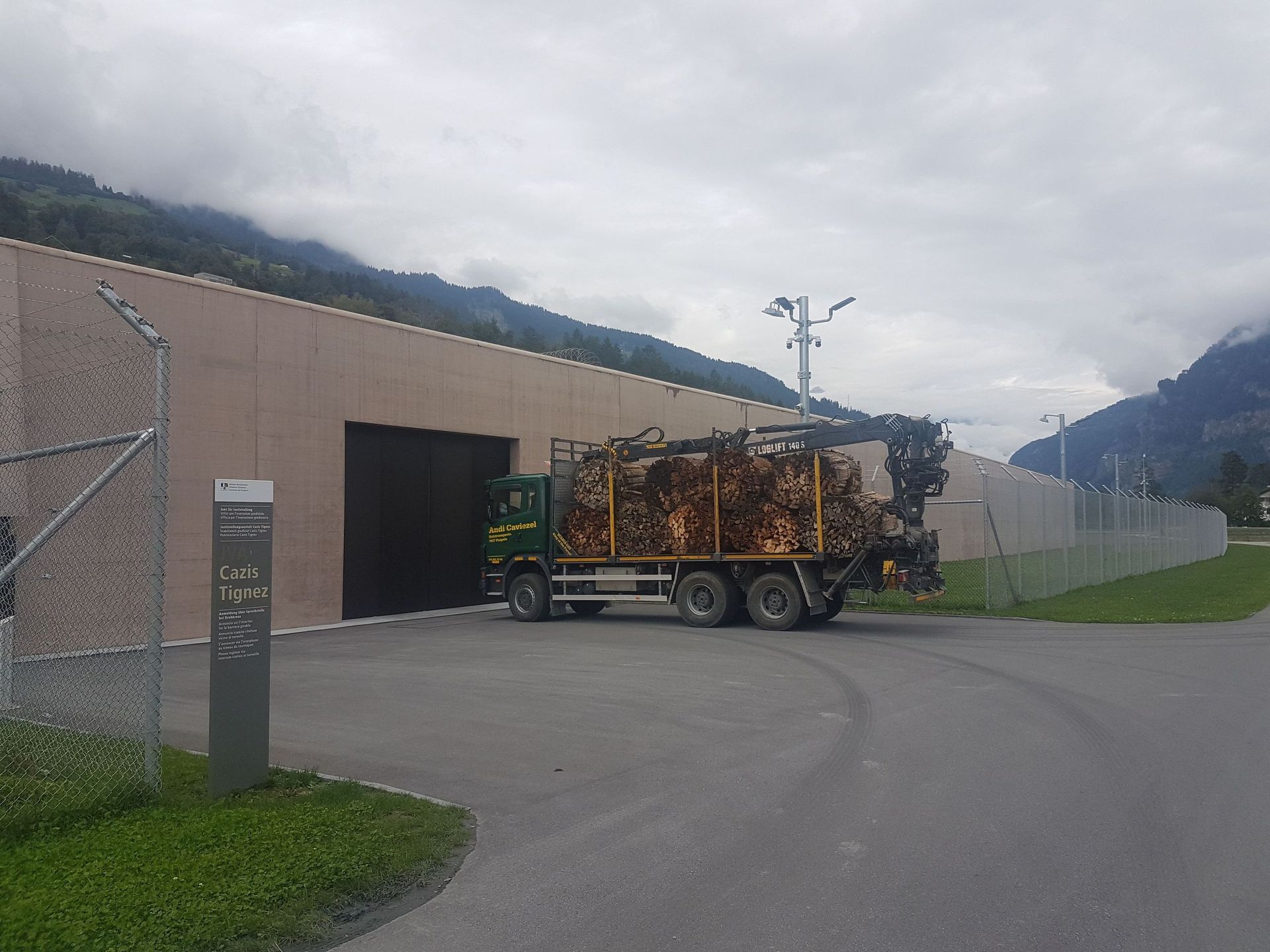 Andi Caviezel Holztransporte
