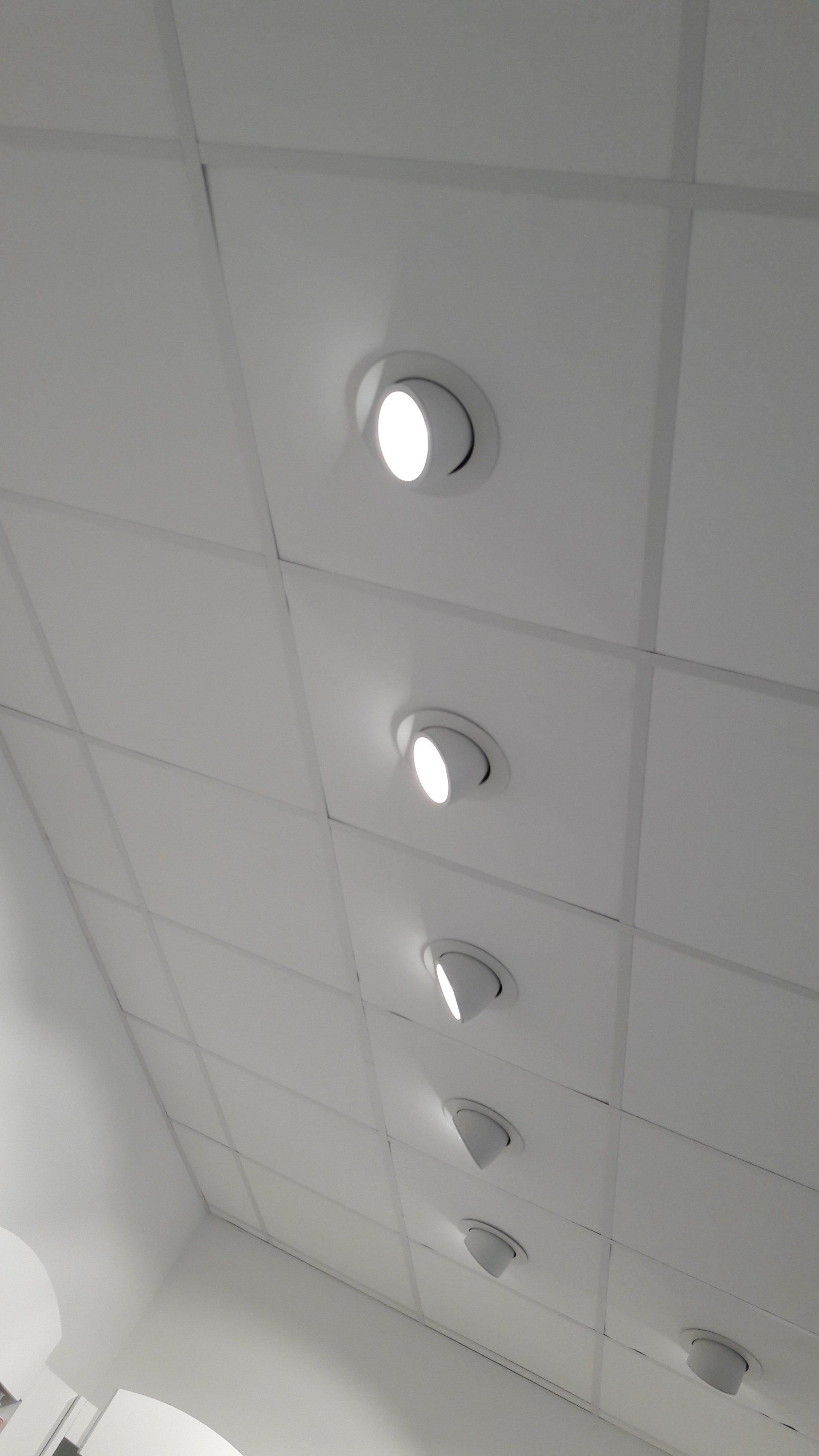 Plafonnier à LED orientable