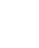 Une personne est assise sur une chaise de bureau, un ordinateur portable sur les genoux.