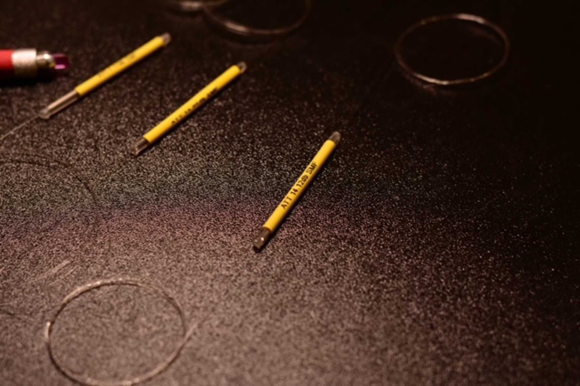 Un lápiz amarillo con la palabra borrador escrita en él.