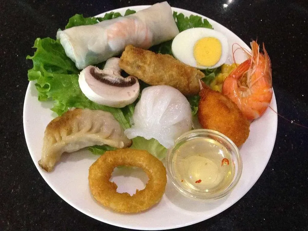 Une assiette de mets divers