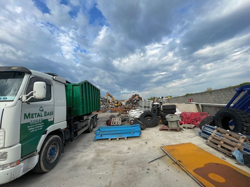 Εξοπλισμός - METAL BASE