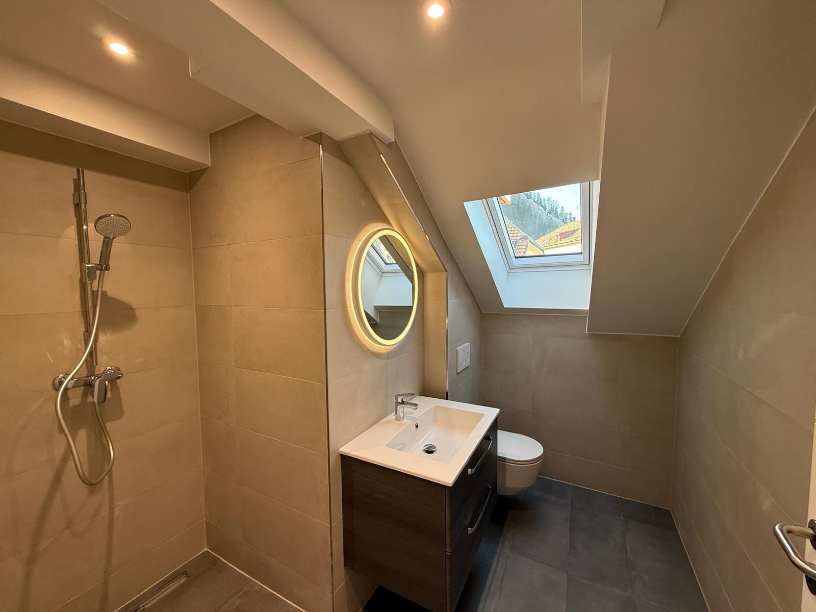 Salle de bains - 3,5 pces (ex-Hadjari)