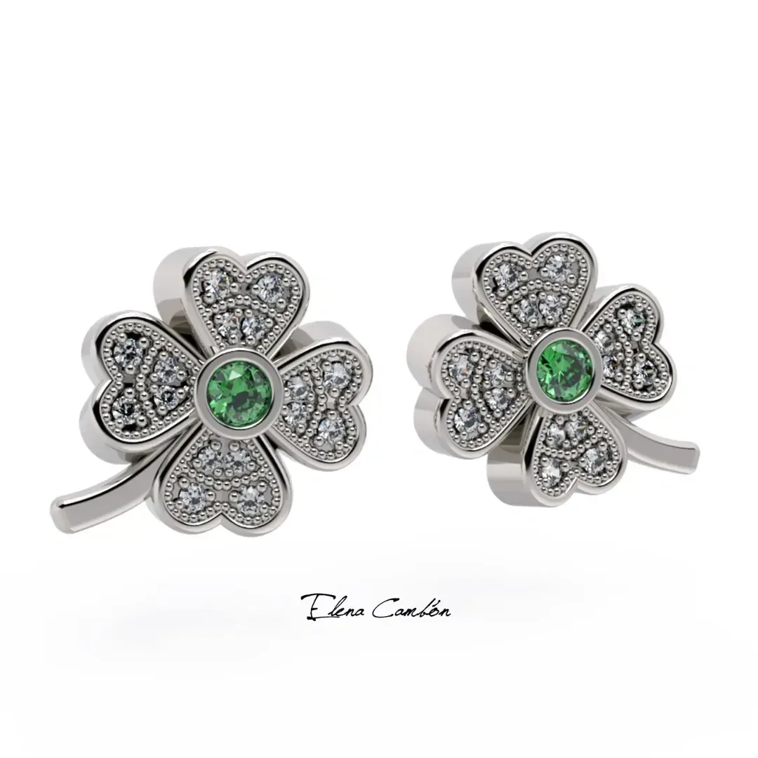 Pendientes de plata con forma de trébol, piedras centrales verdes y detalles brillantes