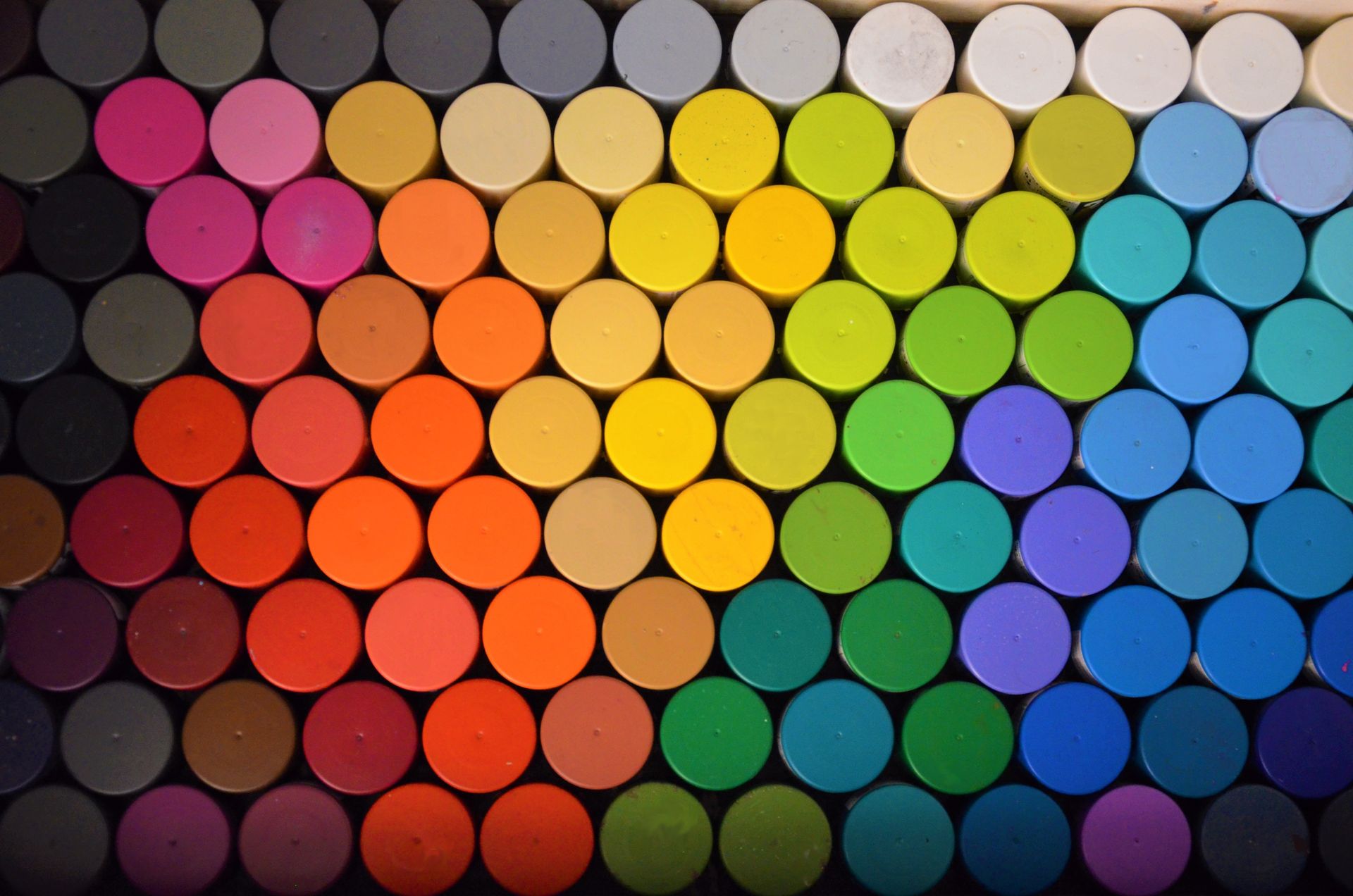 Nuancier réalisé avec des bombes de peinture