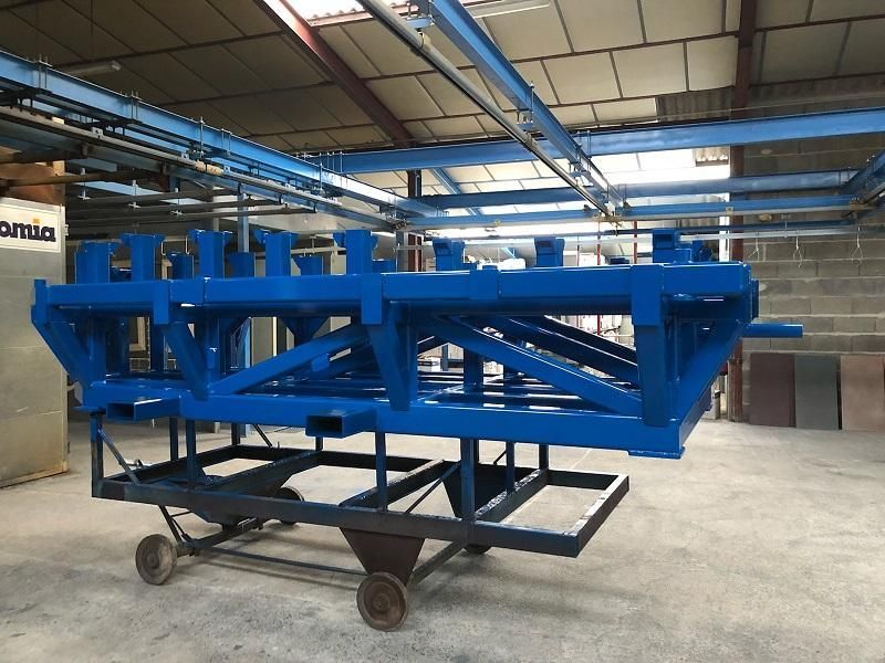 Pièce métallique peinte en bleue