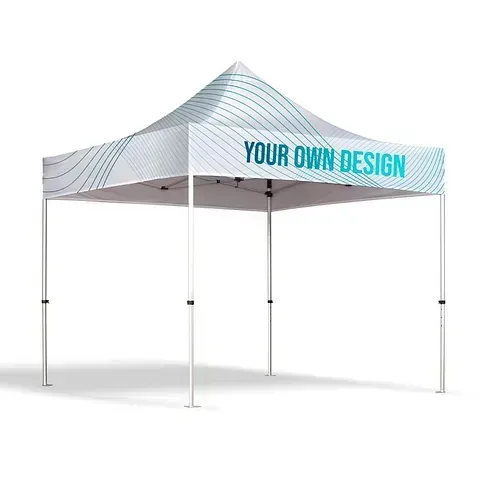 Una carpa con dosel blanco con un diseño azul y blanco.