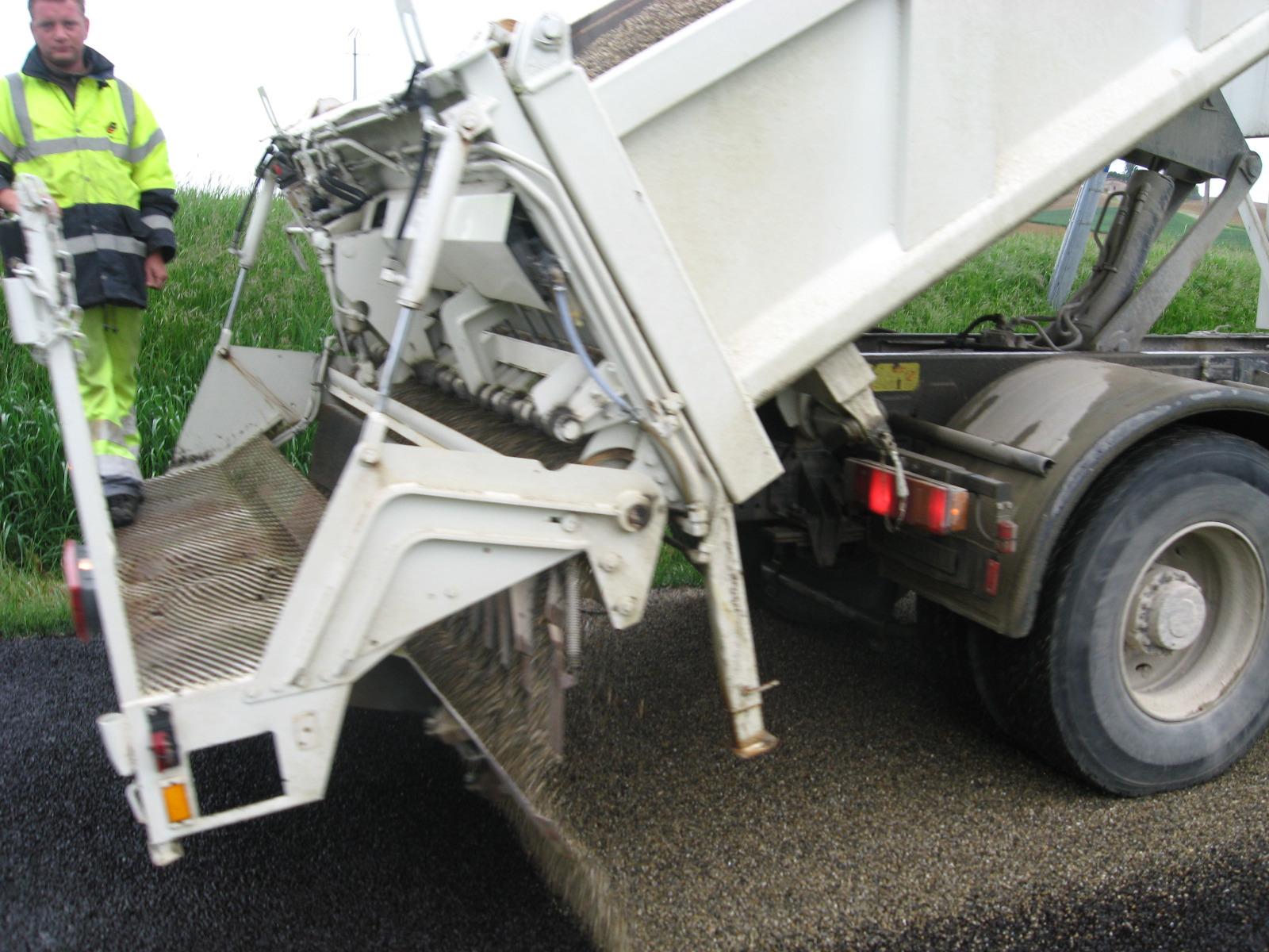 Versement de gravillons