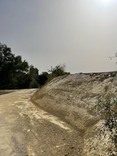 Travaux de terrassement chez un particulier dans une cour