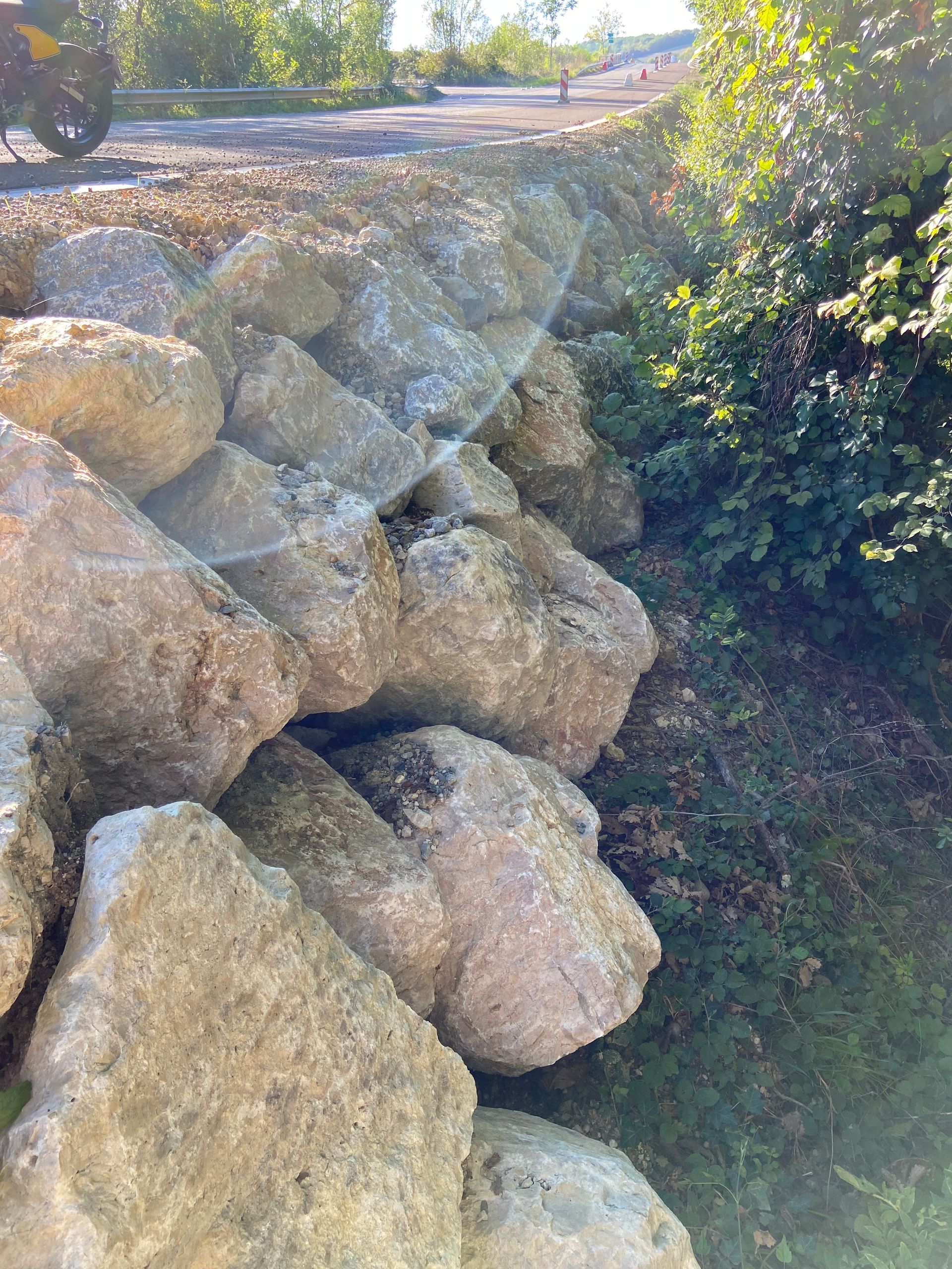 Travaux d'enrochement chez un particulier