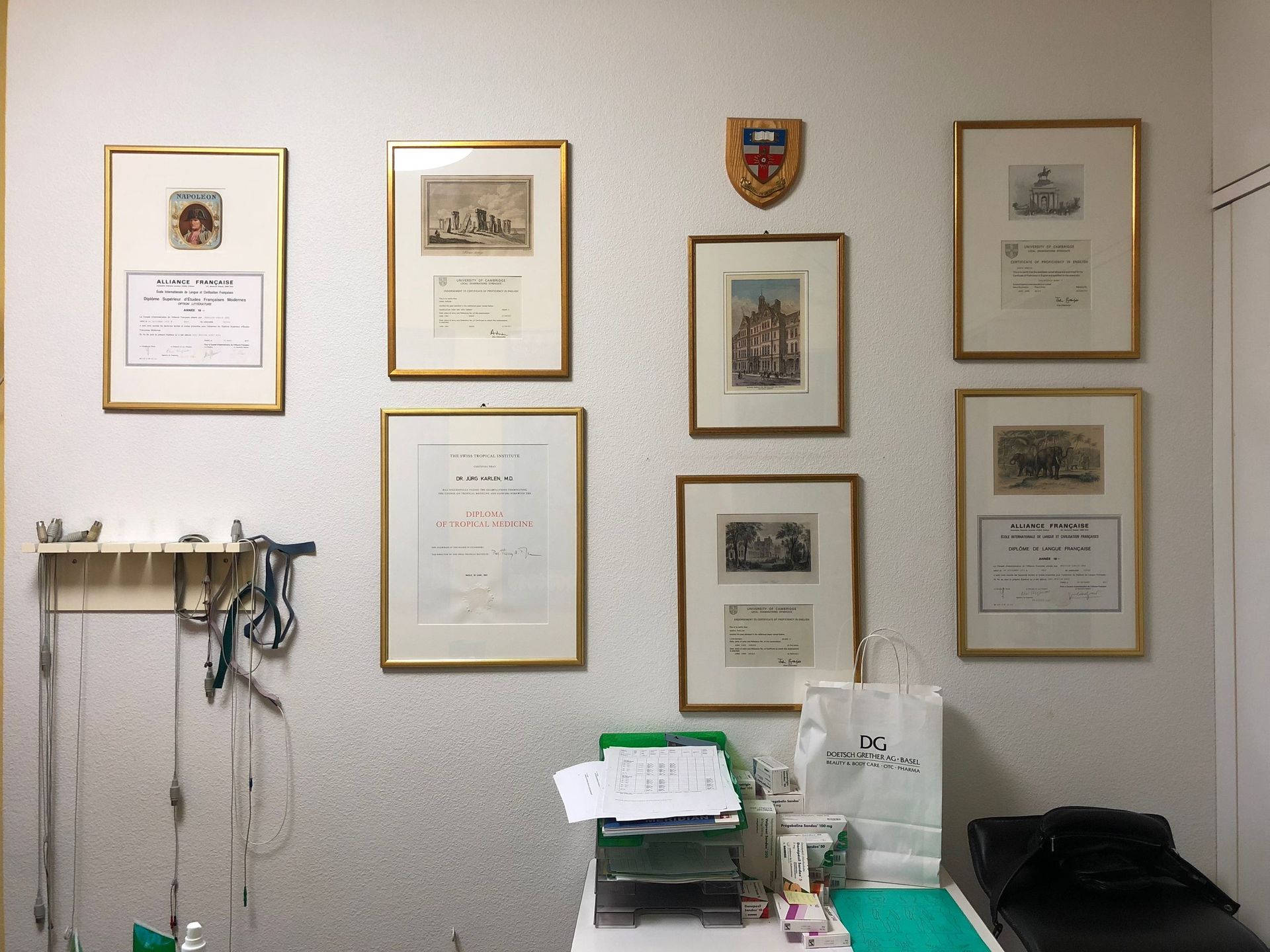 Diplome - Praxis Dr. med. Jürg Karlen