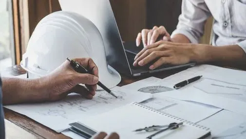 Unsere professionelle Projektplanung gewährleistet eine termingerechte und effiziente Umsetzung Ihres Bauvorhabens. Mit unserem Fachwissen und unserer langjährigen Erfahrung in der Branche setzen wir Ihre Visionen in Muttenz, Basel, Sissach, Liestal, Frick und darüber hinaus erfolgreich um, um Ihnen ein erstklassiges Ergebnis zu liefern.