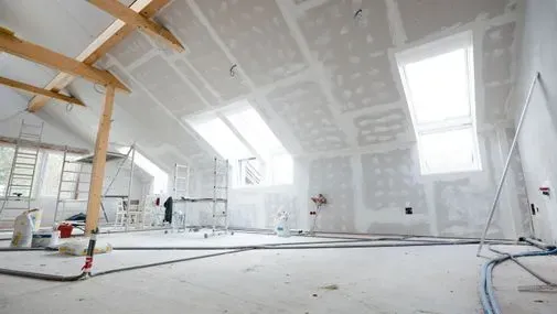 Entdecken Sie die vielfältigen Dienstleistungen unserer Gipserei für den Innen- und Außenbereich Ihres Gebäudes in Muttenz, Baselland. Wir bieten professionelle Verputz-, Stuck- und dekorative Putzarbeiten für ein hochwertiges Finish. Unsere Experten sind auch in Basel, Pratteln, Liestal, Sissach und Reinach tätig.