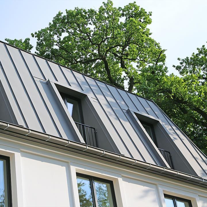 Toiture parisienne par temps clair