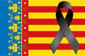 Una bandera con una cinta negra