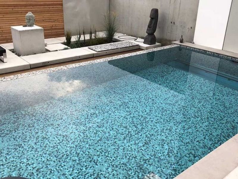 Pool gefliest durch die Fliesen Klier GmbH aus Velburg